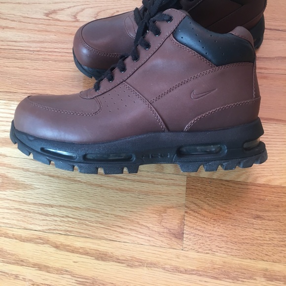 Nike ACG hiking boots - Picture 1 of 3